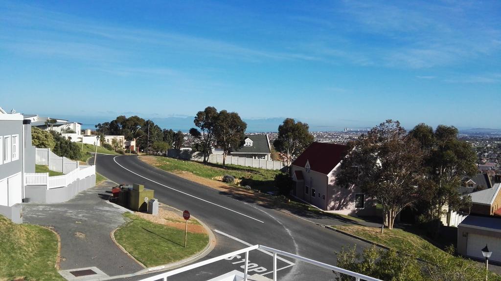 Bergsig Selfcatering Apartment Gordons Bay Exterior photo